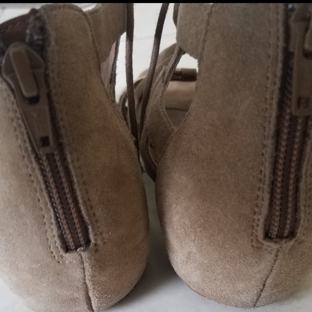 Sandals - Picture 4 of 4